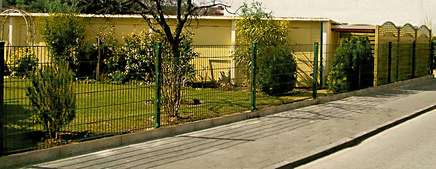 Grundstückseinzäunung aus Holz